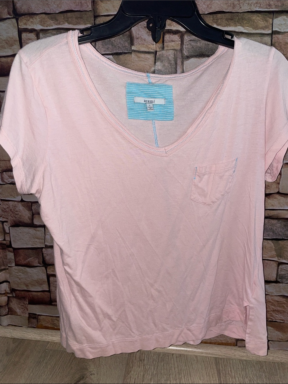Acemi Light Pink V-Neck Short Sleeve Pocket Tee